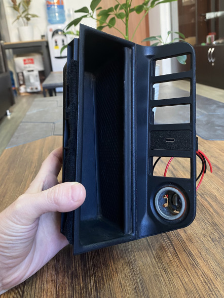 Блок зарядки USB-C 65W для BMW E36 в Мурманске