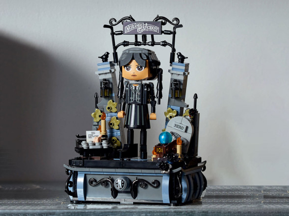 Констурктор LEGO Wednesday 76780 Фигурка Венсдей Аддамс в Мурманске