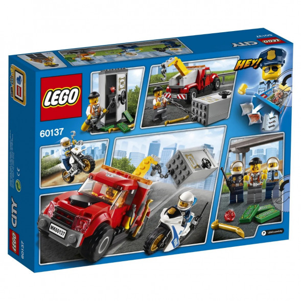 Конструктор LEGO City Police 60137 Побег на буксировщике в Мурманске
