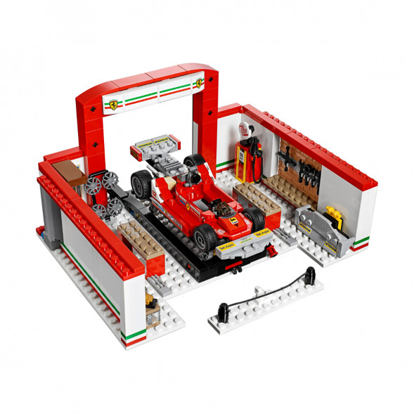 Конструктор LEGO Speed Champions 75889 Гараж Ferrari в Мурманске