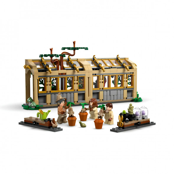 Конструктор LEGO Harry Potter 76445 Замок Хогвартс: Урок травологии в Мурманске
